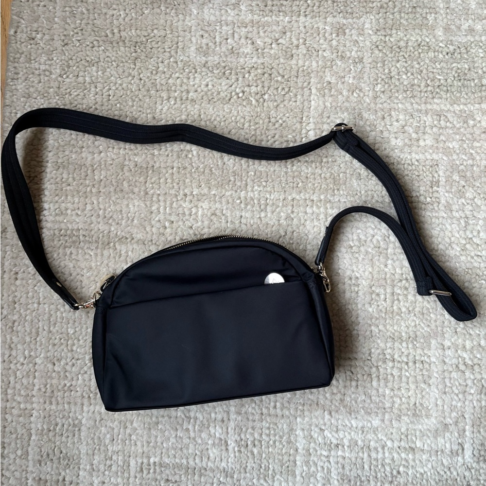 Lo & Sons “The Nouvelle” Black Crossbody Bag